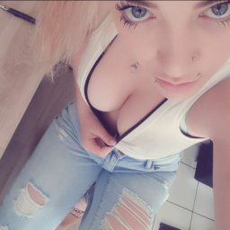 Check out bisexual bugger girl XxxBrinaxxx, Germany, No answer = busy or afk,  if you want to oparticipate in sexgame MMORPG