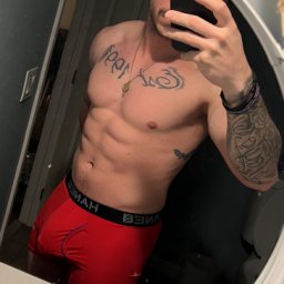 3Dsex game playing AChat community member heterosexual nymphomaniac boy Oh_so_duey, Openminded, lets have fun, switch,  make me cum
