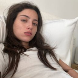 see heterosexual talkative girl DaisyDume, UK, Honest and outspoken, if you just want fun you can piss off. while playing porn game online